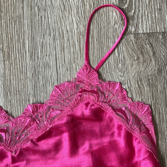 Vintage gold label Victoria's Secret hot Pink Chemise Satin teddy bodysuit - Picture 2 of 11